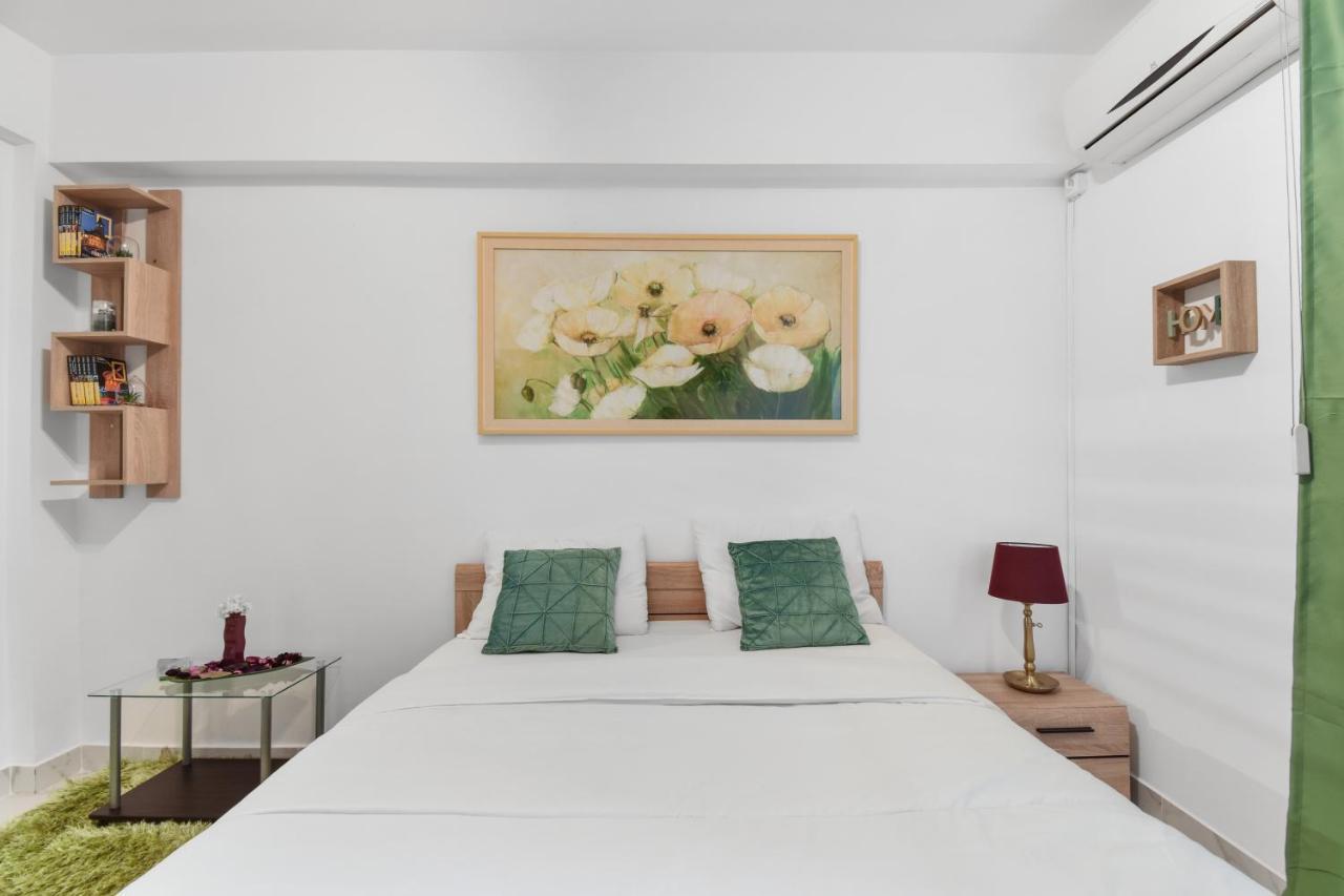 Central Studio Emerald Apartment Bucharest Exterior photo